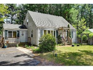 38 Chestnut Dr, Windsor, CT 06095